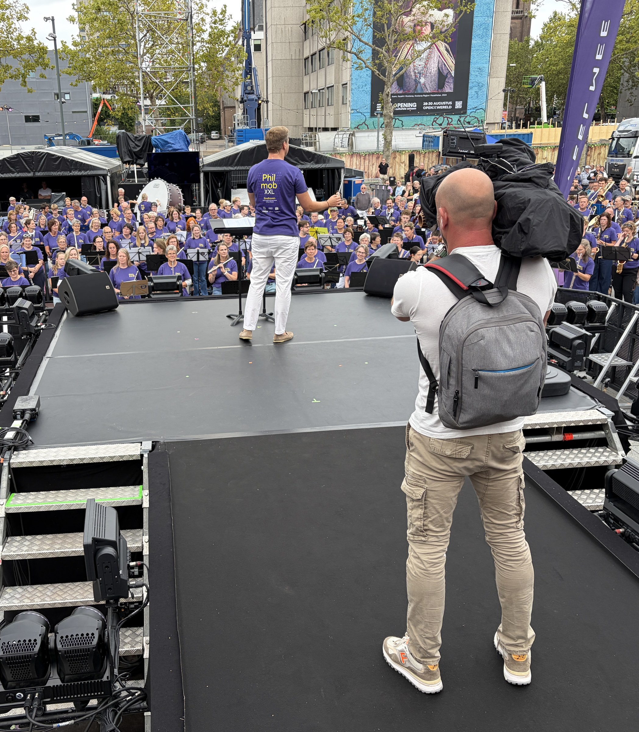 Philmob XXL Eindhoven · camerawerk vanaf het podium tussen koor en orkest